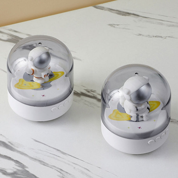 Astronaut FM Desktop Wireless Bluetooth Speaker Home Decoration